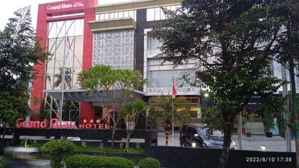 Grand Dian Hotel Slawi Tegal  Bagian luar foto