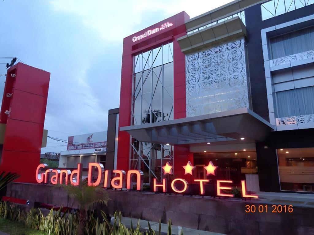 Grand Dian Hotel Slawi Tegal  Bagian luar foto