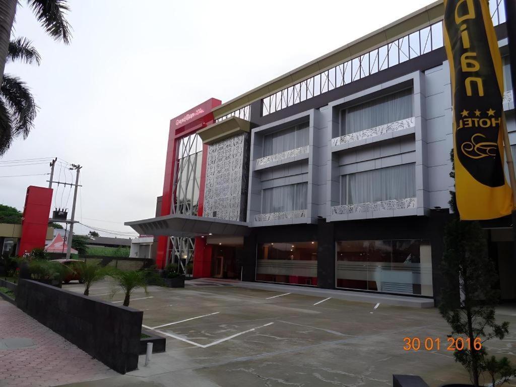 Grand Dian Hotel Slawi Tegal  Bagian luar foto